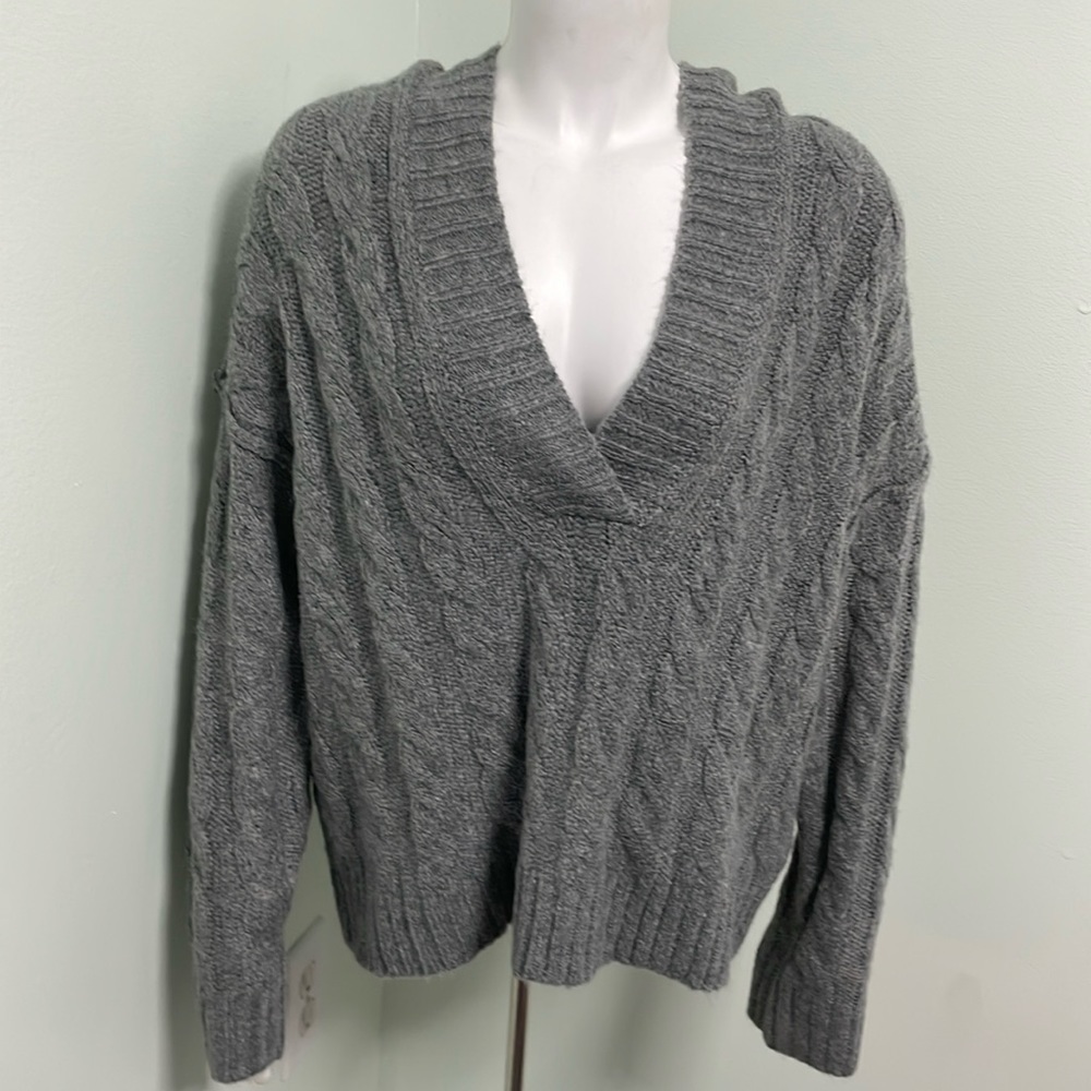 American Eagle V-Neck Gray Hooded Sweater Small NEW